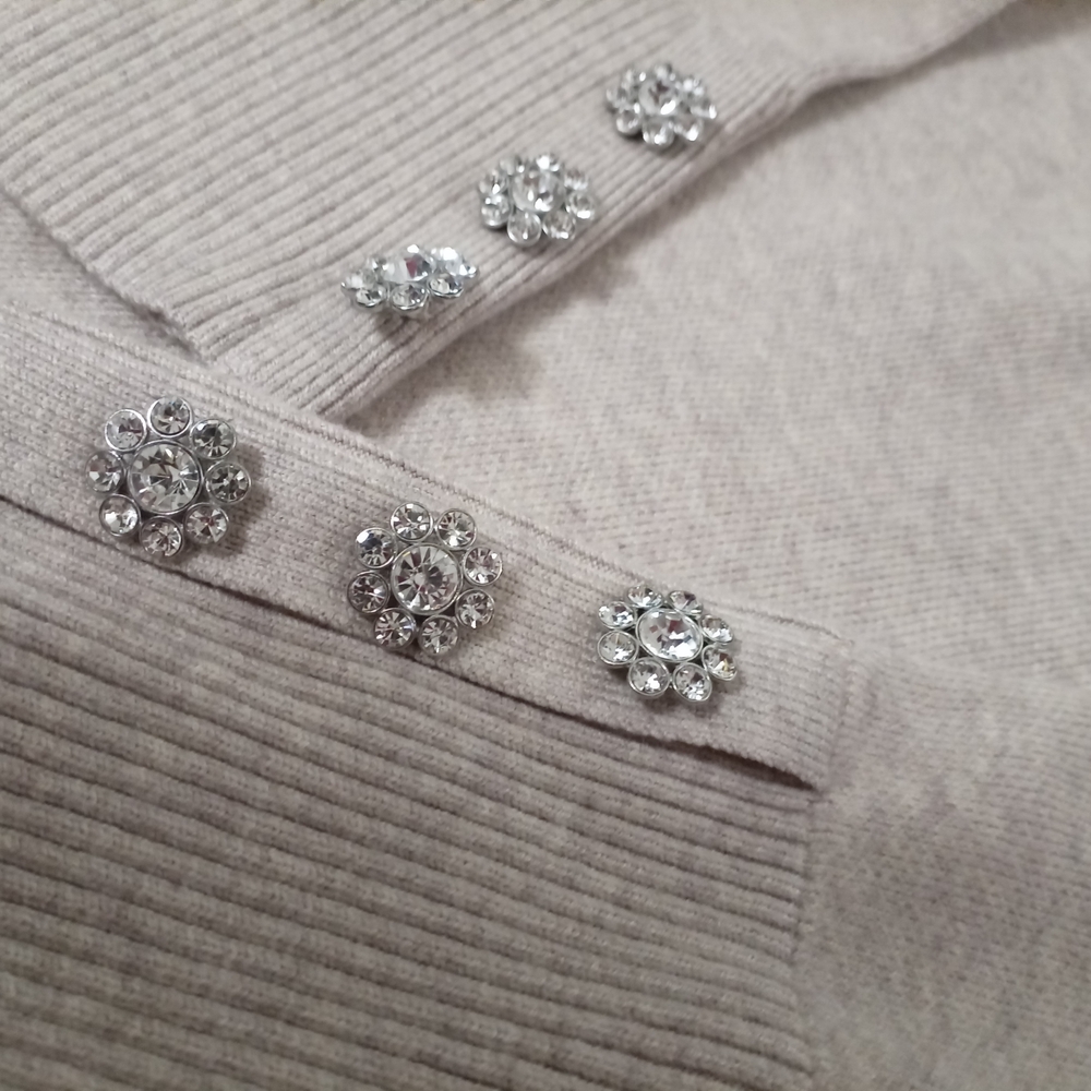 Tahari Women's Beige Turtleneck Long Sleeve Sweater Button Cuff Accents Size XL - Picture 3 of 14